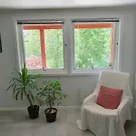 Tranquil In Picturesque Neighborhood Appartamento