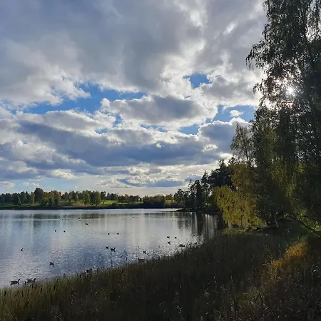 Tranquil In Picturesque Neighborhood Lejlighed