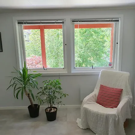Tranquil In Picturesque Neighborhood Lejlighed