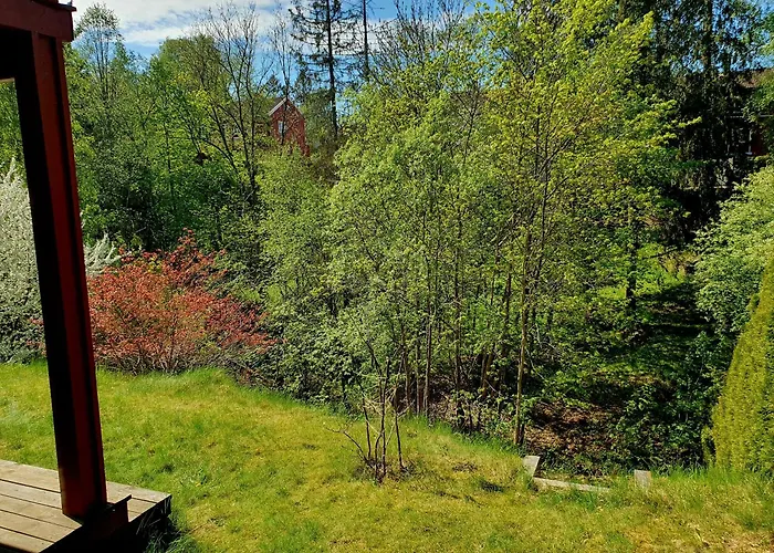 Tranquil In Picturesque Neighborhood 公寓 *