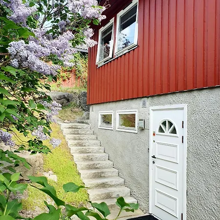 Tranquil In Picturesque Neighborhood Leilighet